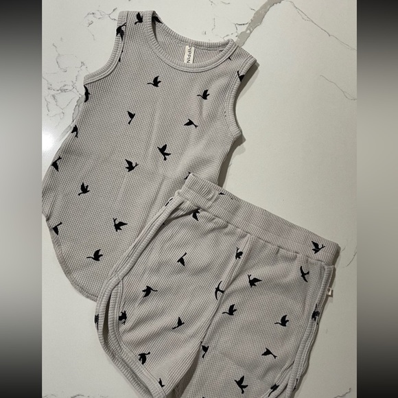 Wear pippin waffle print tank and shorts - Picture 2 of 2